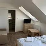 U Pejska A Kocicky Penzion 3*