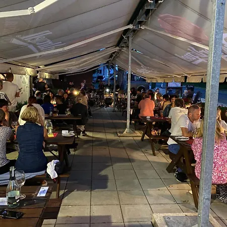U Pejska A Kocicky Pensión 3*